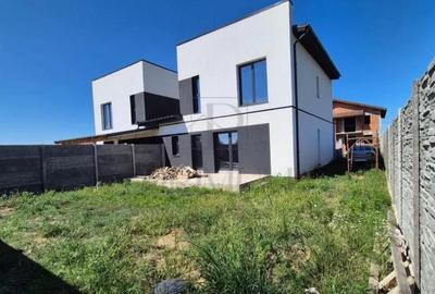 GIROC - Duplex despartit prin camera - 4 Camere - Toate util GIROC - Duplex despartit prin camera - 4 Camere - Toate util - 4