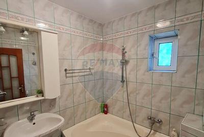 Apartament de inchiriat cu 4 camere,etajul 1 - 4