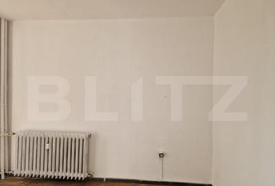 Doua spa?ii comerciale de vanzare, 55 mp, zona Rogerius - 13