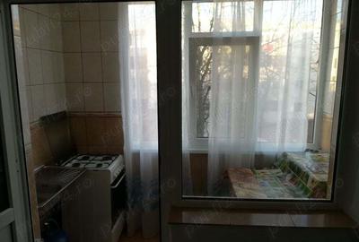 Inchiriez Garsoniera conf 1 in DALLAS ej 2 din 4 pret 900 ron - 4