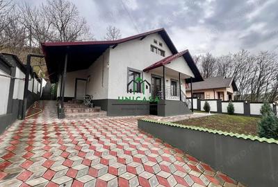 Casă cu Teren 1077 Mp în Bârsești (Mihăești)