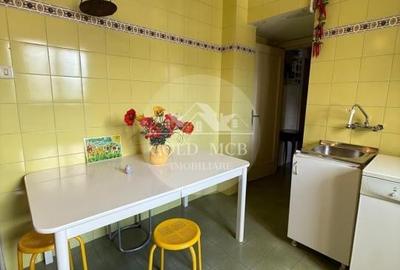 Apartament cu 3 camere circular în P-ța Universității - 19