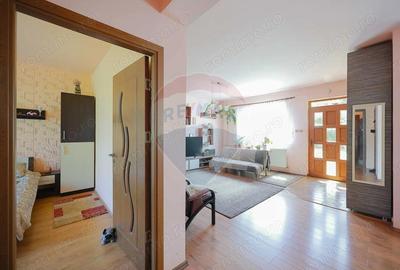 Casa de vanzare cu 1800 mp teren, Paleu - 2