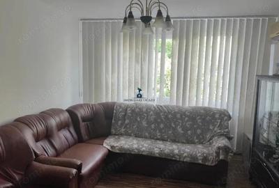 Apartament cu 3 camere semidecomandat în Berceni - 1