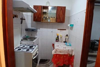 Garsonieră decomandată în Far - 1