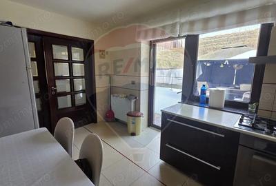 Casă cu Teren 1371 Mp în Donici - 19