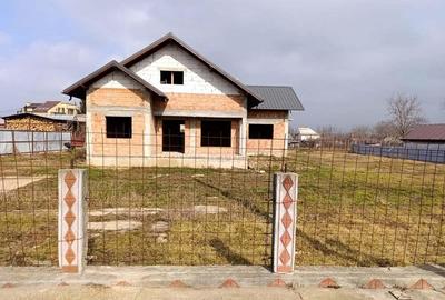 Casa la rosu, Tupilati - 7