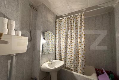 Apartament cu 3 camere, decomandat, Valea Aurie - 13