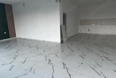 Spațiu comercial, de 137 mp, în Central - 3