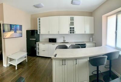 Casă cu 6 camere cu Canalizare în Central