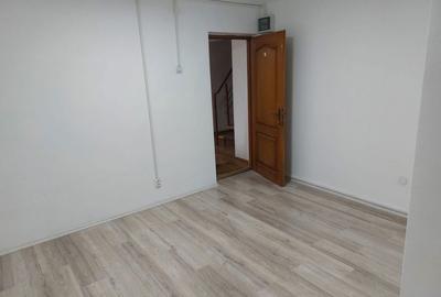 Spațiu comercial, de 22 mp, în Podu Roș