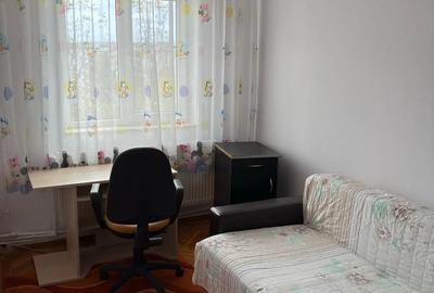 Inchiriez apartament 3 camere - 2