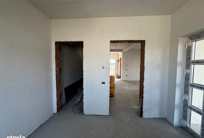 Casă cu 4 camere cu Teren 306 Mp în Central - 13