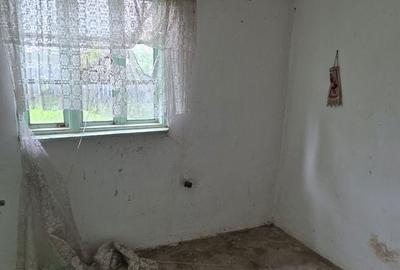Casă cu 3 camere decomandat în Stoenești - 11