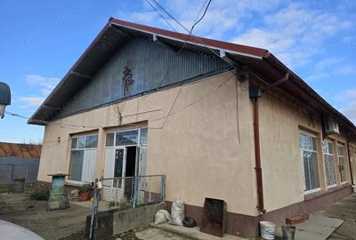 Se ofera spre vanzare / inchiriere cladire cu spa?iu comercial - 2