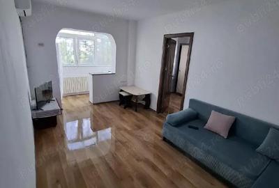 Apartament cu 3 camere semidecomandat în Exterior Vest