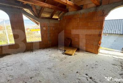 Casă cu 5 camere cu Teren 1900 Mp în Arcalia - 2