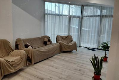 Casă cu 8 camere cu Teren 776 Mp în Central - 11