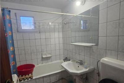 Apartament cu 3 camere decomandat în Crângași
