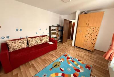 Casă cu 5 camere cu Teren 600 Mp în Florești