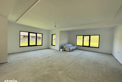 Casă cu 6 camere cu Teren 2147 Mp în Cetățeni - 18