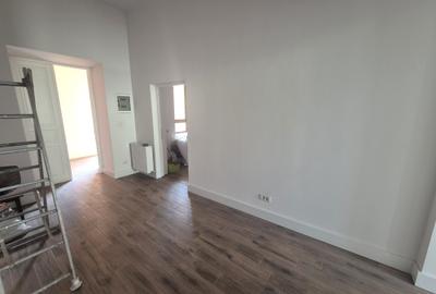 Apartament cu 3 camere semidecomandat în Central - 13