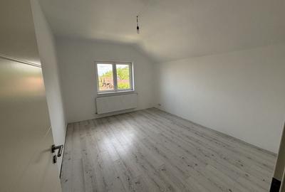 Casă individuală cu 4 camere cu Canalizare în Gura Râului - 8