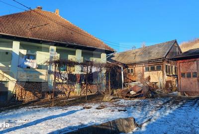 Casă cu 4 camere cu Teren 1500 Mp în Vâlcele - 11