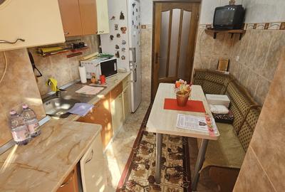 Apartament cu 2 camere semidecomandat, mobilat în Micro 16 - 2