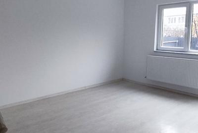 Casă cu 5 camere cu Teren 27.5 Mp în Giurgiului - 7