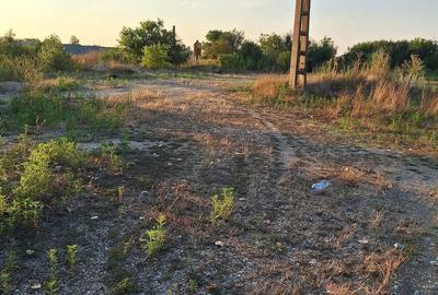 Teren de 3300 mp, în Central