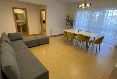Apartament cu 3 camere decomandat, mobilat în Central