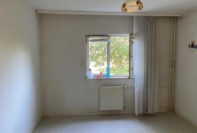 Mangalia , 2 camere , decomandat , etaj 1 - 4