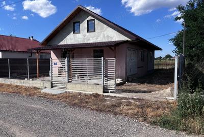 Casă cu 4 camere în Boțârlău - 2