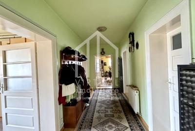 Casa individuala cu 6 camere + demisol 94mp utili, teren 972mp, garaje - 5