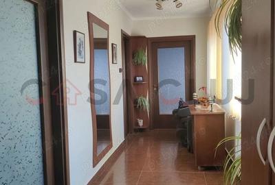 Casă cu 5 camere cu Teren 736 Mp în Apahida