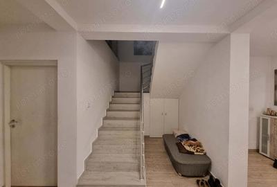 Casă cu 5 camere cu Canalizare în Ghiroda