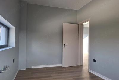 Casă cu 7 camere cu Teren 500 Mp în Bucium - 2