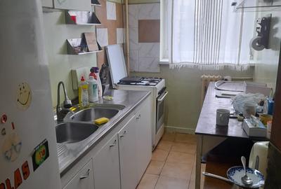 Apartament cu 3 camere decomandat, mobilat în Alexandru Obregia - 1
