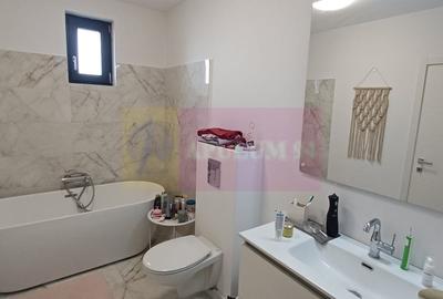 Casă cu 5 camere cu Teren 470 Mp în Central - 3