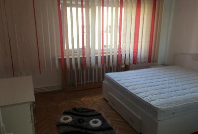 Apartament cu 3 camere decomandat în Central - 1