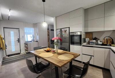 Casă cu 6 camere cu Teren 960 Mp în Central - 15