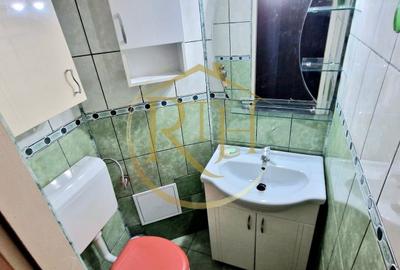 Ofer spre închiriere apartament 3 camere,2 bai, zona Lipovei, 400 euro/lună. - 19