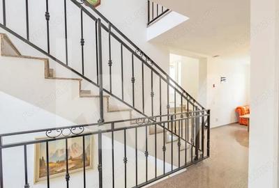 Casă cu 15 camere cu Canalizare în Central - 14