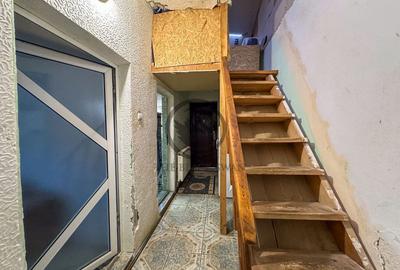 Casă cu 5 camere cu Teren 984 Mp în Blejoi - 7