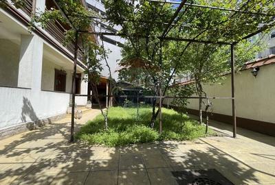 Casă cu 6 camere cu Teren 490 Mp în Eroii Revoluției - 23