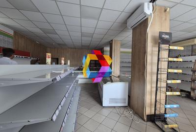 Spațiu comercial, de 310 mp, în Răcădău - 1