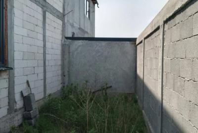 Casă cu Teren 250 Mp în Central