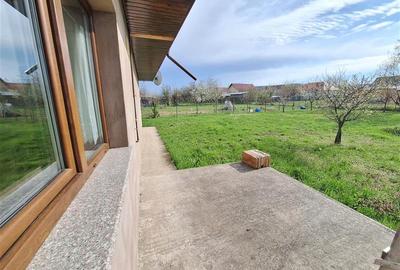 Casă individuală cu 4 camere cu Teren 1000 Mp în 9 Mai - 21