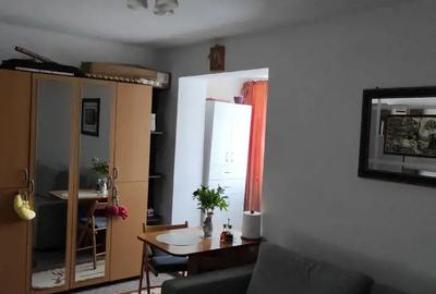 Persoana fizica vand apartament cu o camera - 2